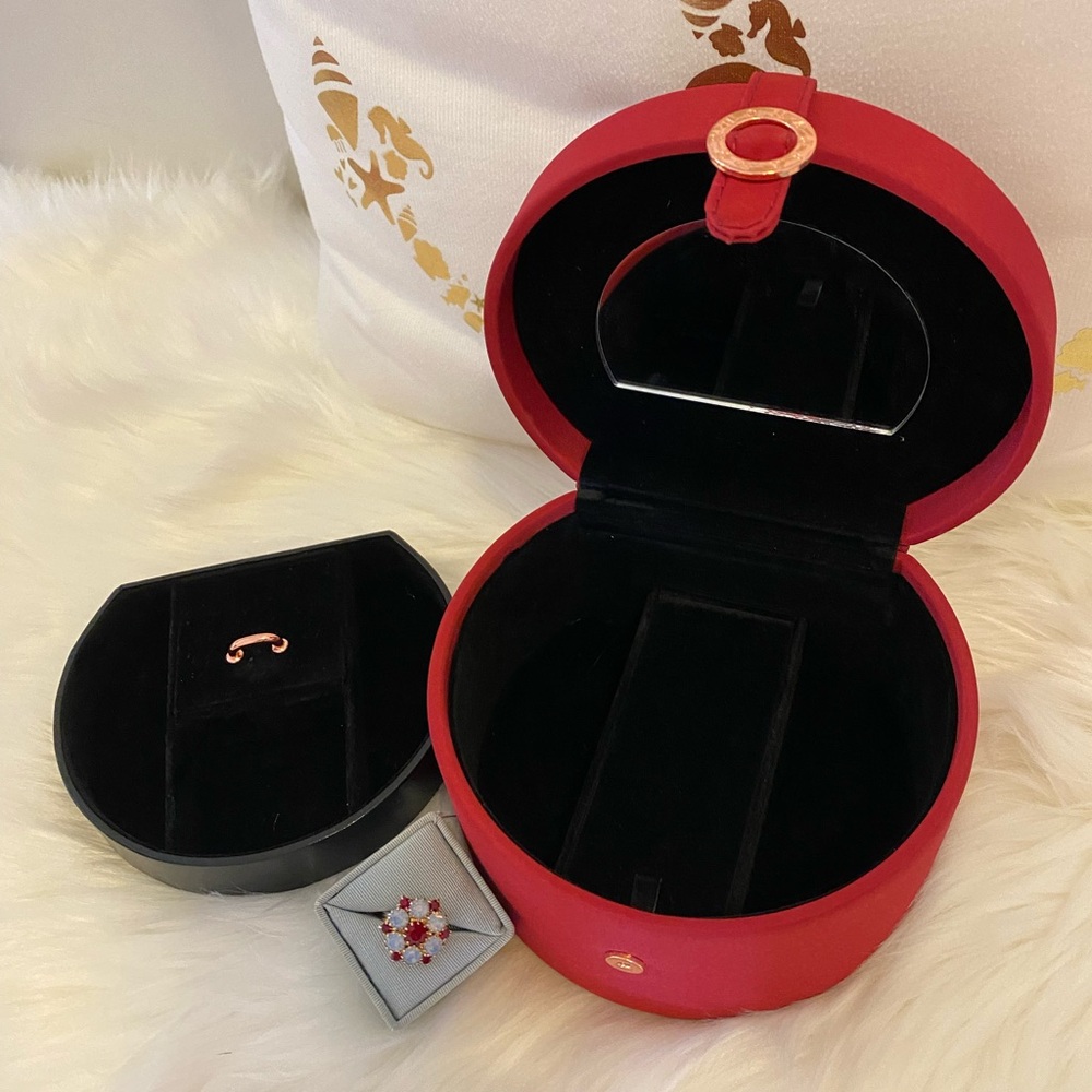 Thomas Sabo Red Jewelry Case with FREE vintage Adjustable Ring (Sarah Coventry)